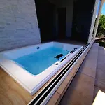 Penthouse Jacuzzi & Pool Luxury Appartamento