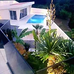 Appartamento Penthouse Jacuzzi & Pool Luxury *