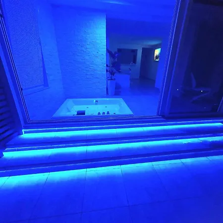 Daire Penthouse Jacuzzi & Pool Luxury