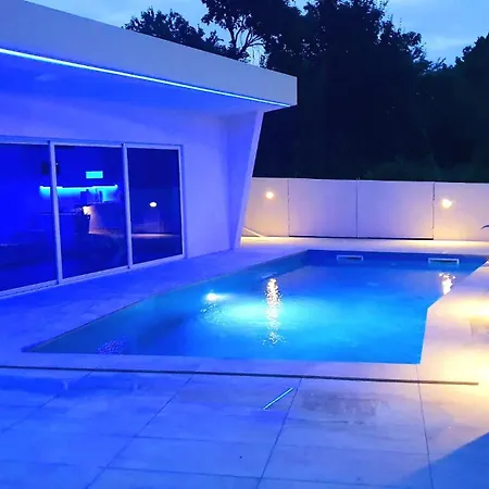 Penthouse Jacuzzi & Pool Luxury Daire *