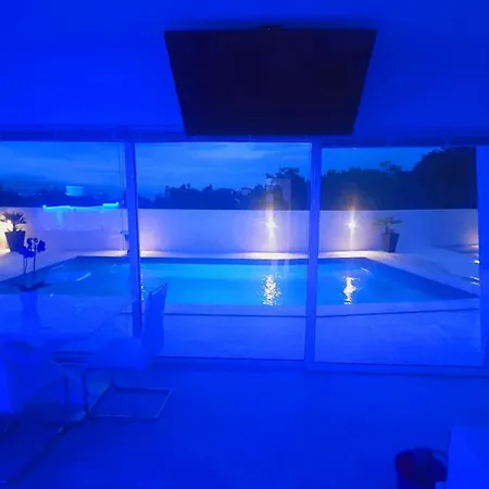 Daire Penthouse Jacuzzi & Pool Luxury Opatija