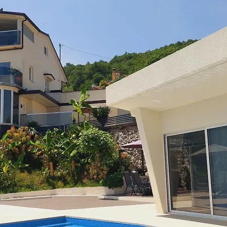 Penthouse Jacuzzi & Pool Luxury Appartement *