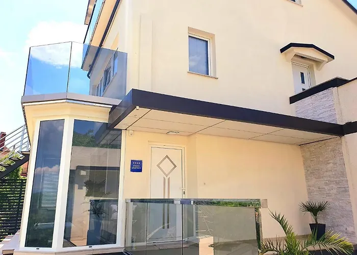 Penthouse Jacuzzi & Pool Luxury אופטיה