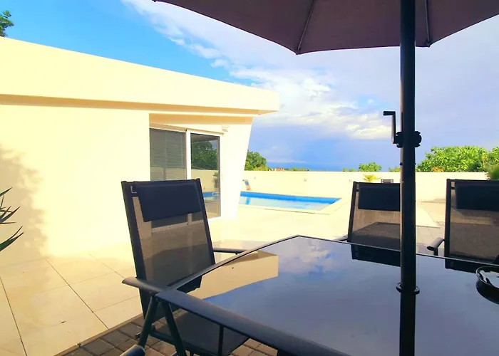 Penthouse Jacuzzi & Pool Luxury דירה