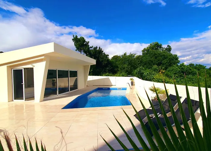 Penthouse Jacuzzi & Pool Luxury דירה *