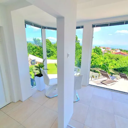 Penthouse Jacuzzi & Pool Luxury Lejlighed