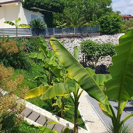 Penthouse Jacuzzi & Pool Luxury Apartman *