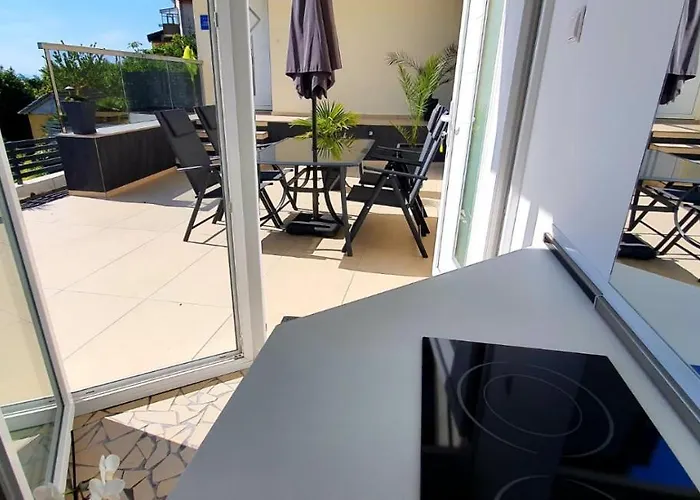 Penthouse Jacuzzi & Pool Luxury Daire Opatija