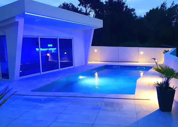 Penthouse Jacuzzi & Pool Luxury Apartment *