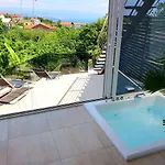 Penthouse Jacuzzi & Pool Luxury Οπατία
