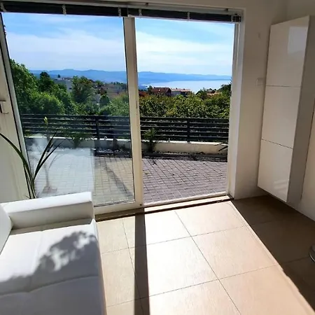 Penthouse Jacuzzi & Pool Luxury Appartamento Abbazia